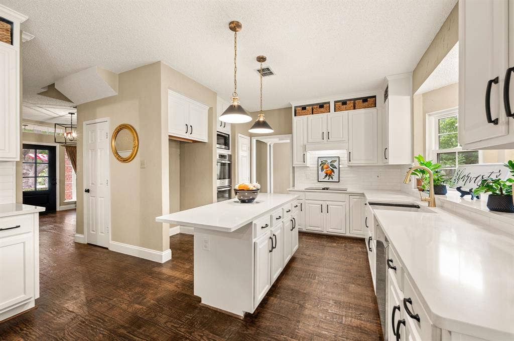 510 Anthony Drive, Euless, TX 76039