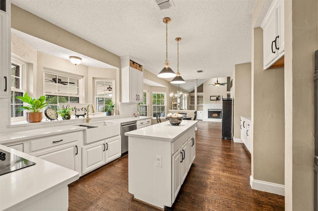 510 Anthony Drive, Euless, TX 76039