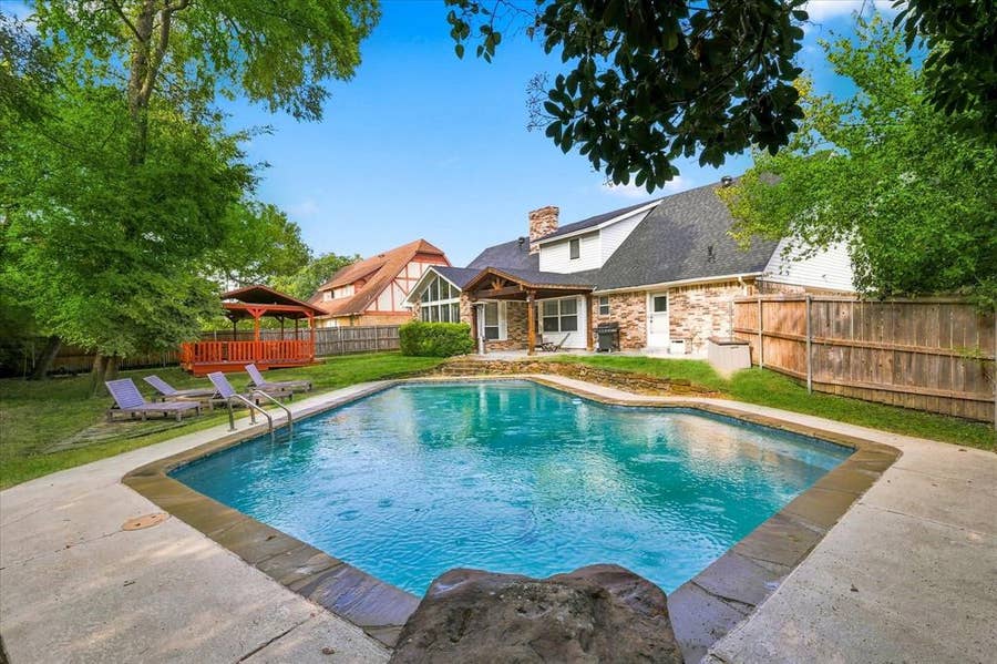 Property photo for 919 Green Hills Road, Duncanville, TX