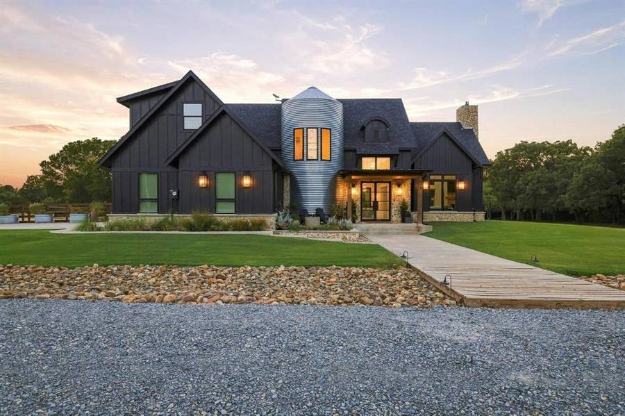 Property photo for 1589 County Road 4720, Wolfe City, TX