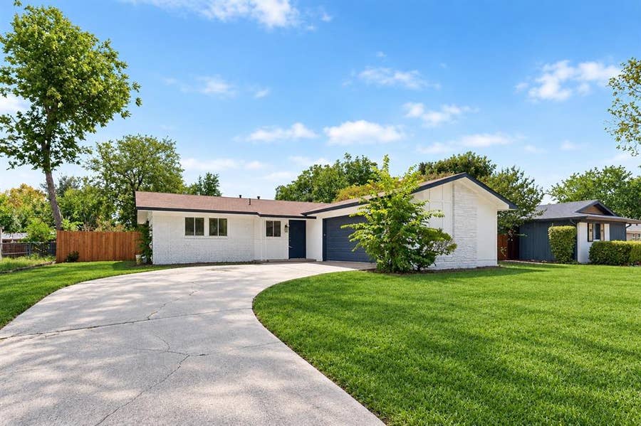 Property photo for 4649 South Drive W, Fort Worth, TX
