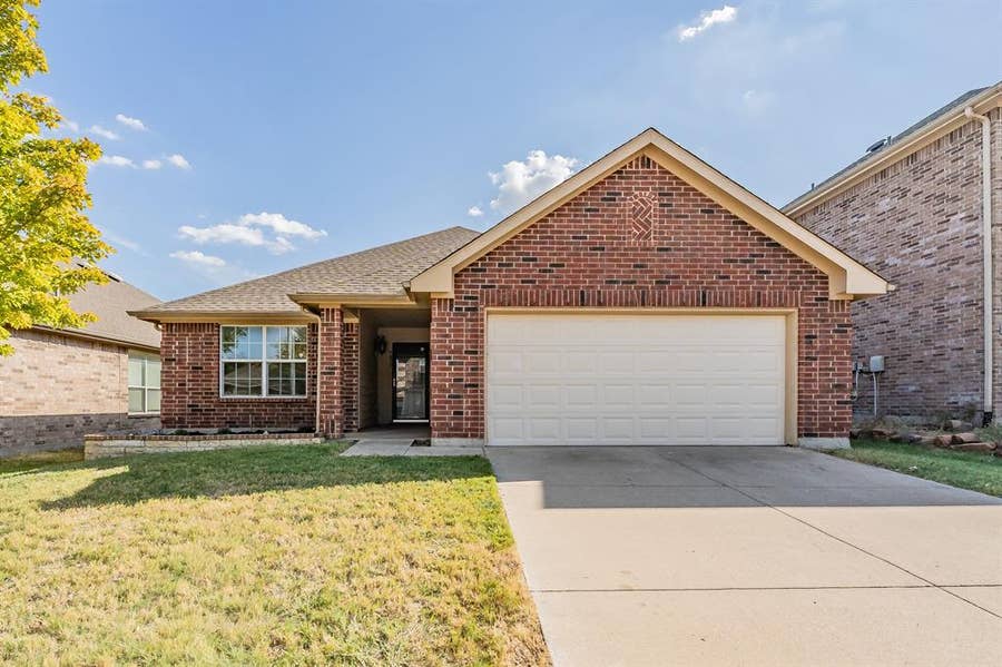Property photo for 9417 Tierra Verde Drive, Fort Worth, TX