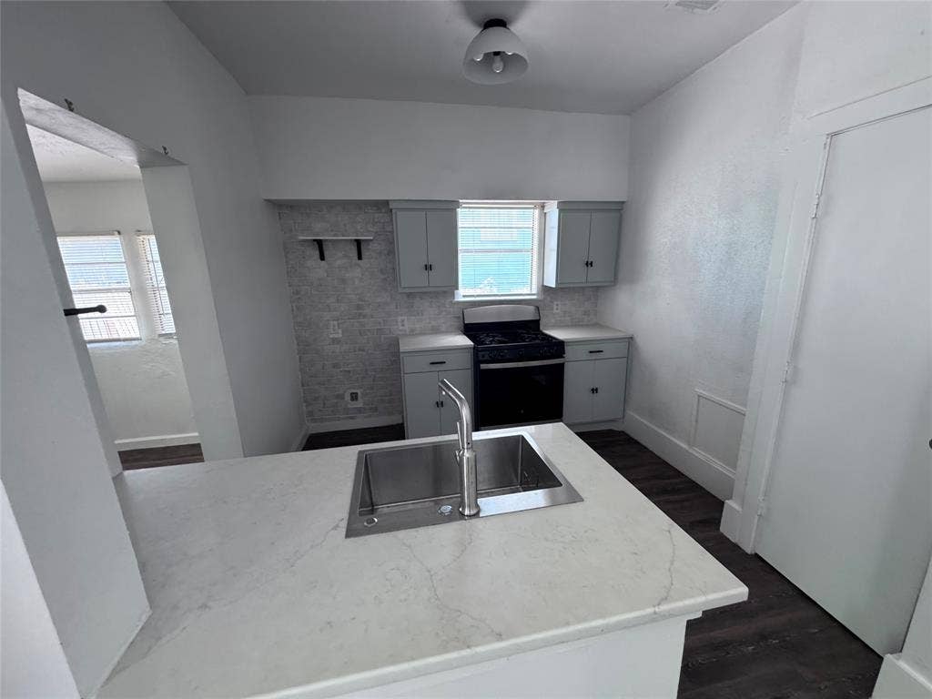 5619 Victor Street, Dallas, TX 75214