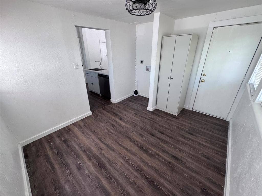 5619 Victor Street, Dallas, TX 75214