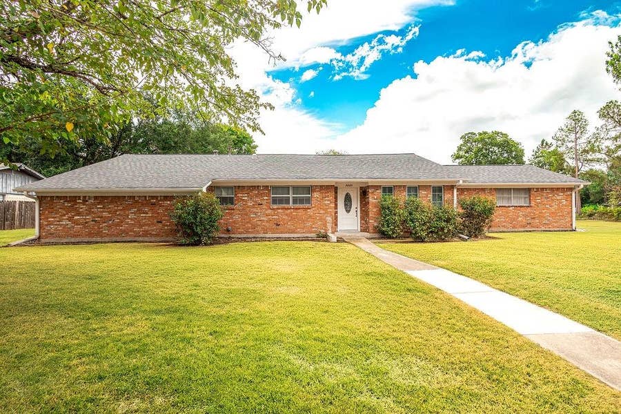 Property photo for 3005 Choctaw Road, Commerce, TX