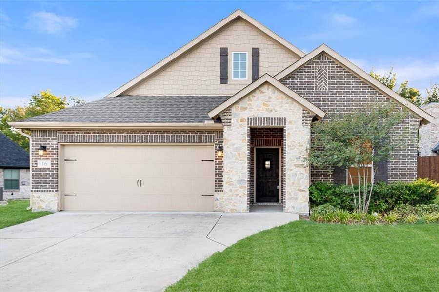 Property photo for 16 Dobbins Crossing, Corsicana, TX