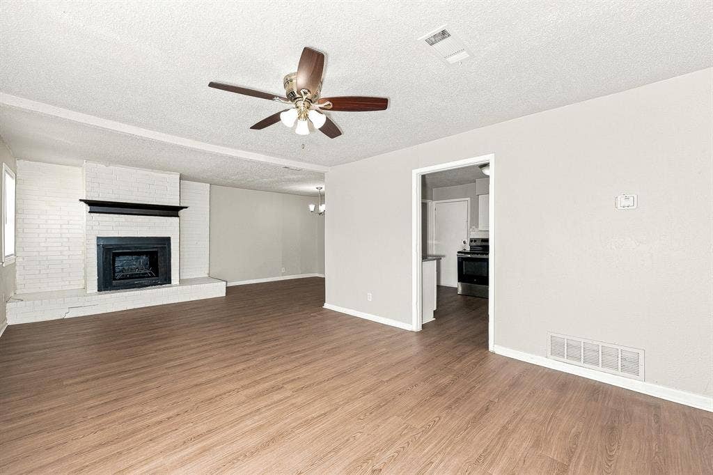 1705 Longview Street, Mesquite, TX 75149 1705 Longview Street, Mesquite, TX 75149