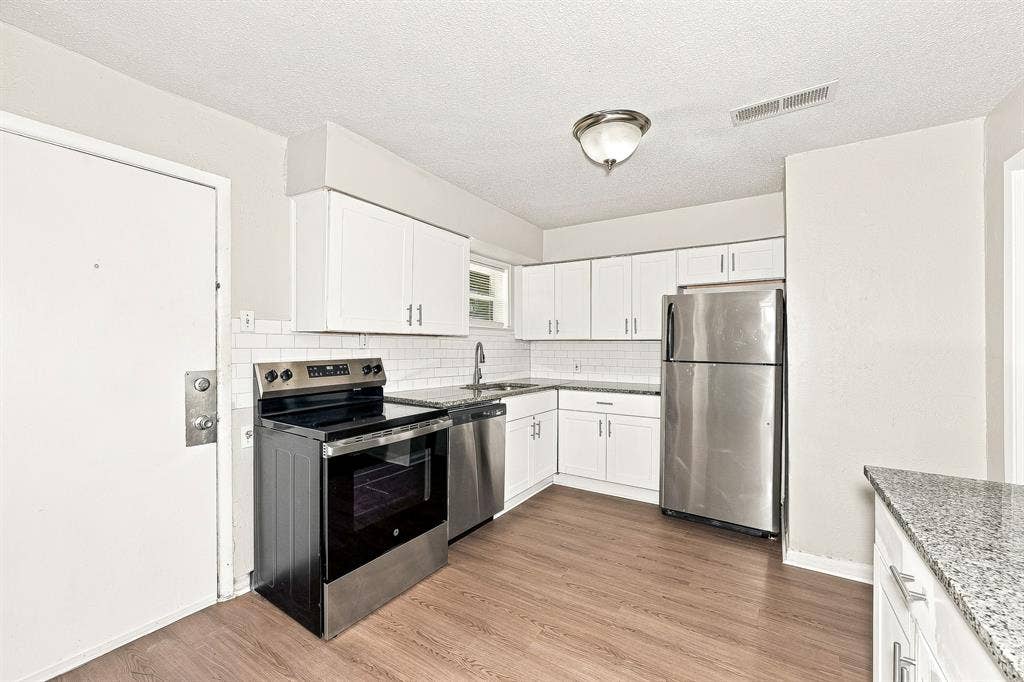 1705 Longview Street, Mesquite, TX 75149 1705 Longview Street, Mesquite, TX 75149