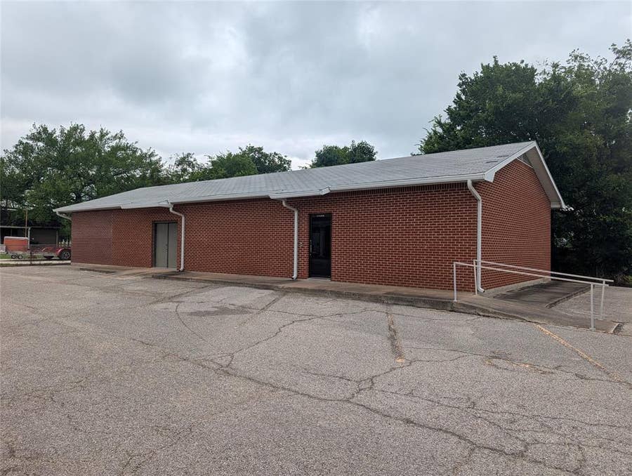 Property photo for 113 N 10th Street, Gatesville, TX