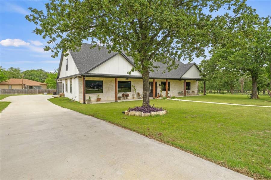 Property photo for 5509 County Road 1022, Joshua, TX