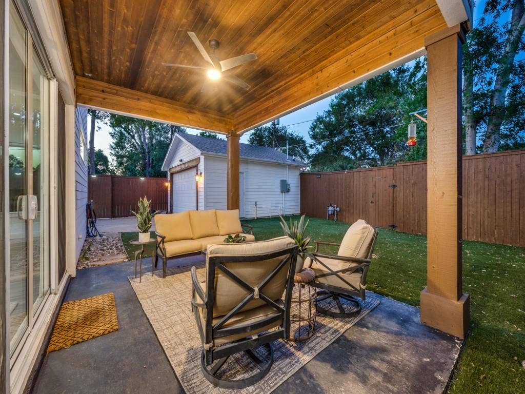 566 Hambrick Road, Dallas, TX 75218