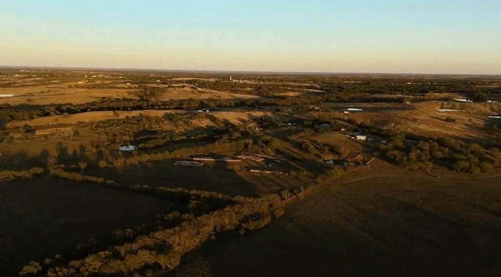 1179 E FM 813, Palmer, TX 75152