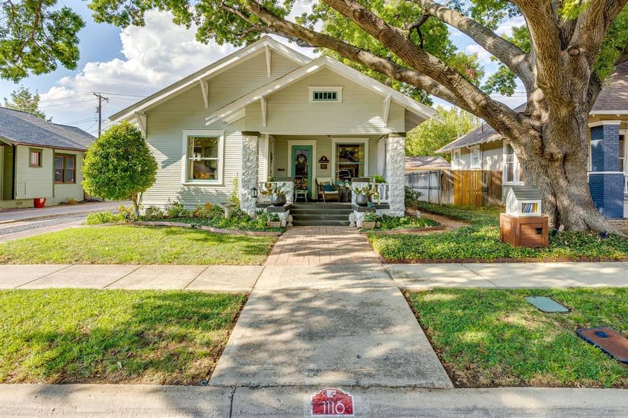 Property photo for 1116 W Arlington Avenue, Fort Worth, TX