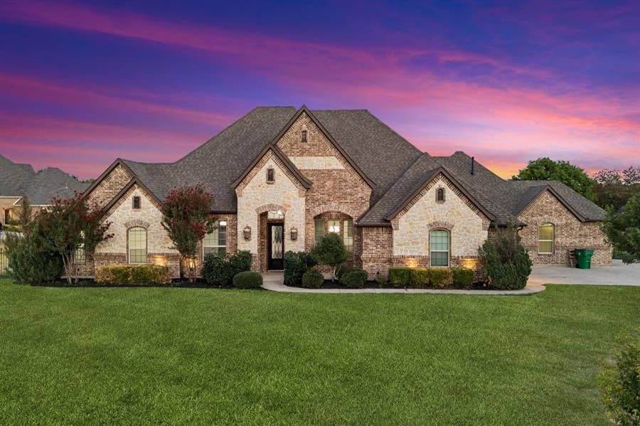 Property photo for 212 W Aurora Vista Trail, Aurora, TX