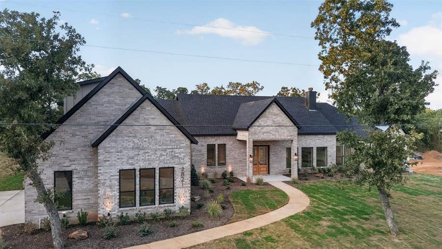 Property photo for 2821 Private Access Road, #73107, Burleson, TX