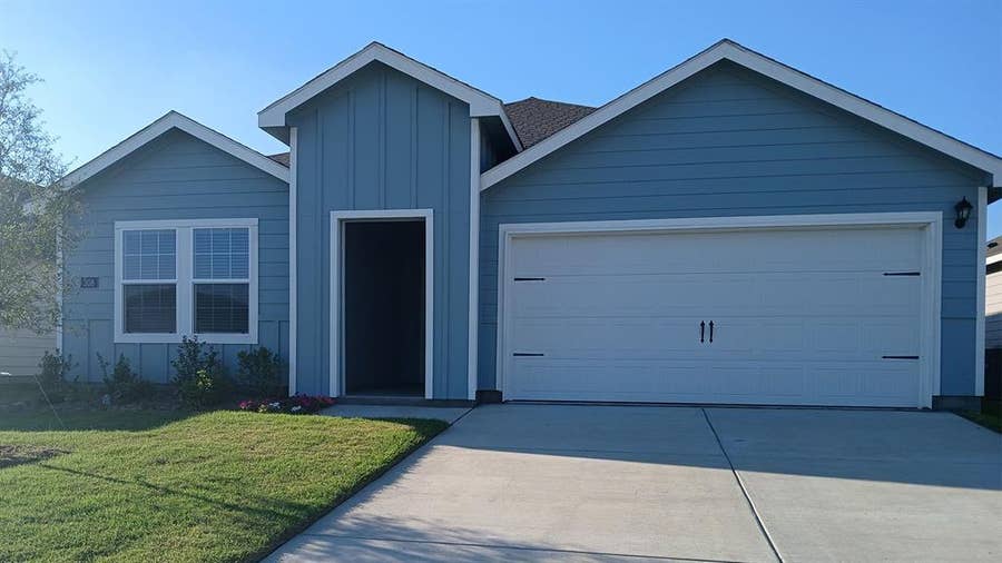 Property photo for 308 Whispering Pine Drive, Royse City, TX