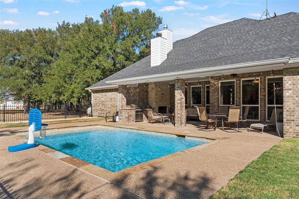 580 Whispering Oaks, China Spring, TX 76633 580 Whispering Oaks, China Spring, TX 76633