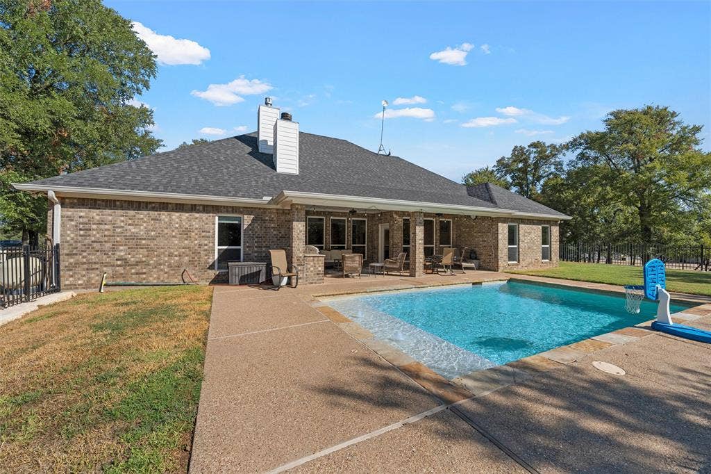 580 Whispering Oaks, China Spring, TX 76633 580 Whispering Oaks, China Spring, TX 76633