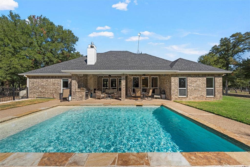 580 Whispering Oaks, China Spring, TX 76633 580 Whispering Oaks, China Spring, TX 76633