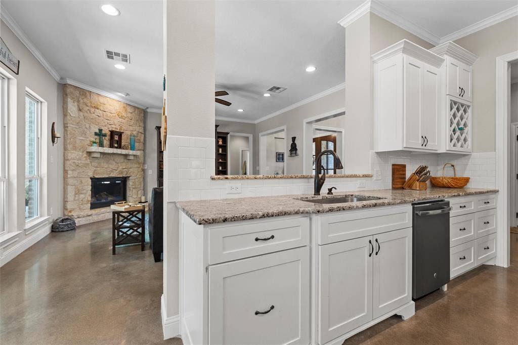 580 Whispering Oaks, China Spring, TX 76633 580 Whispering Oaks, China Spring, TX 76633