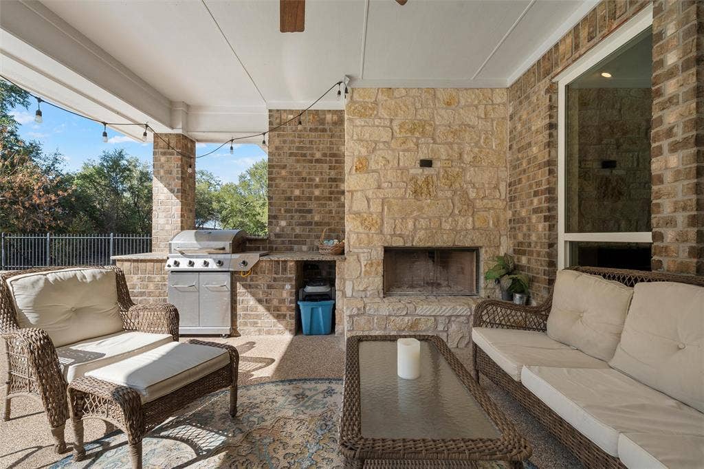 580 Whispering Oaks, China Spring, TX 76633 580 Whispering Oaks, China Spring, TX 76633