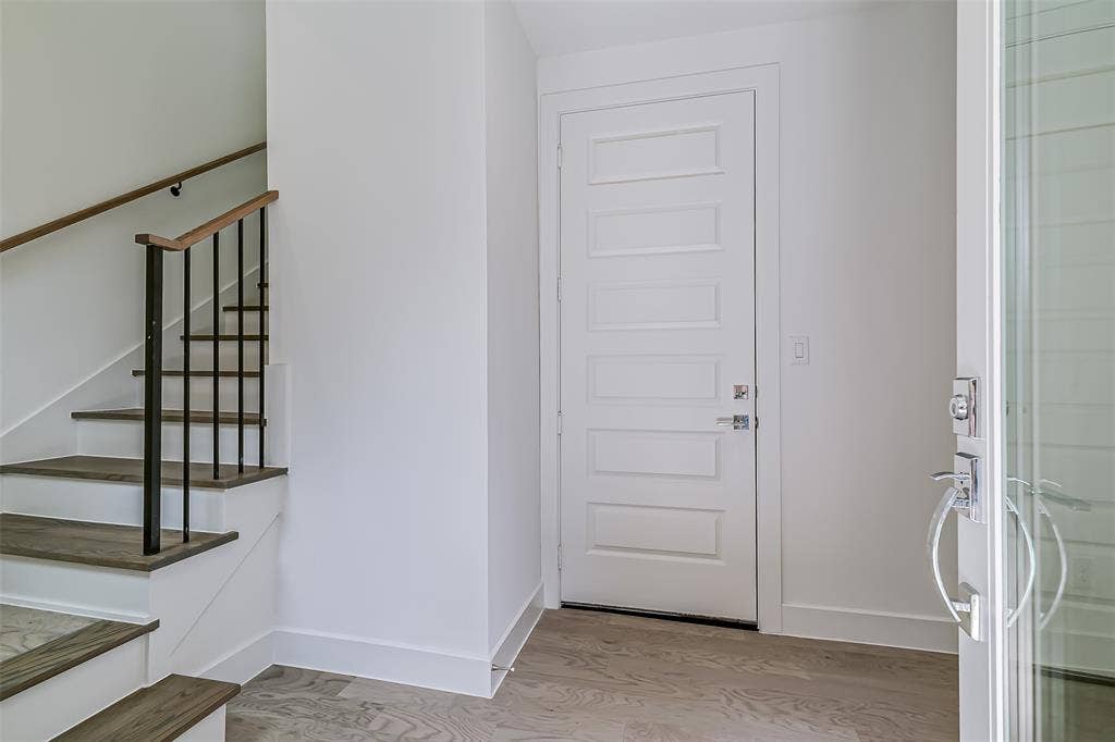 6028 Lewis Street, #202, Dallas, TX 75206