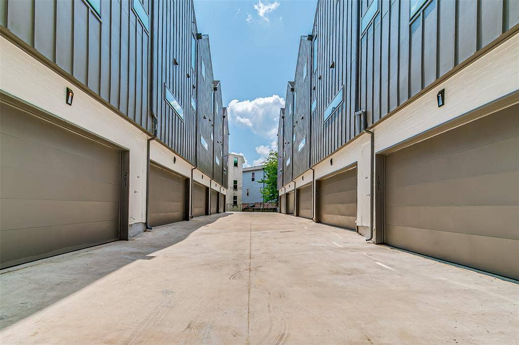 6028 Lewis Street, #202, Dallas, TX 75206
