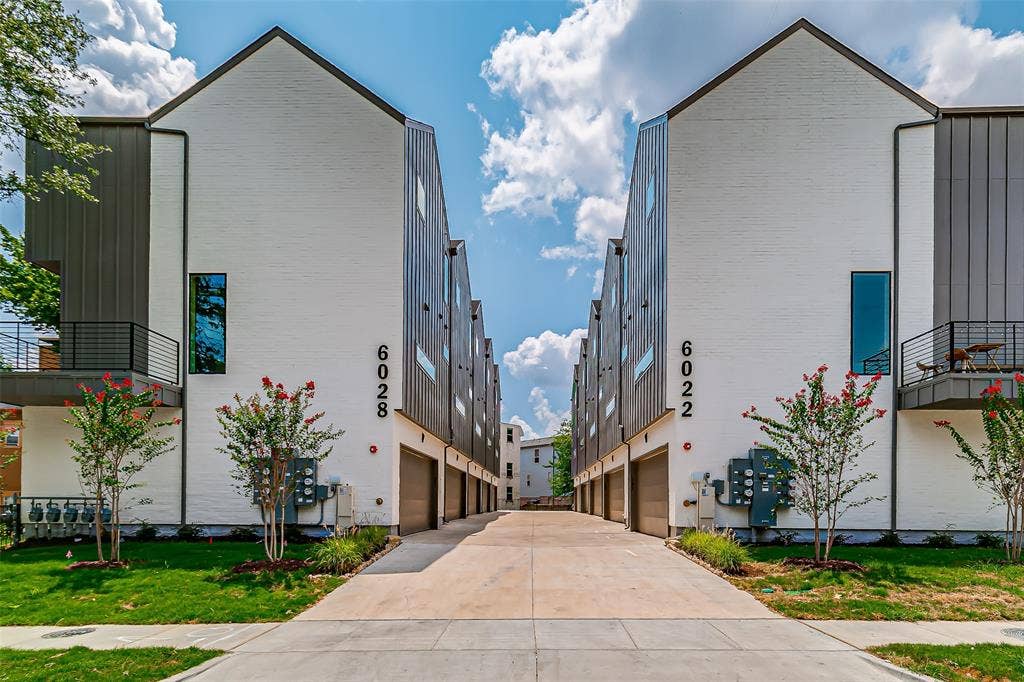 6028 Lewis Street, #202, Dallas, TX 75206