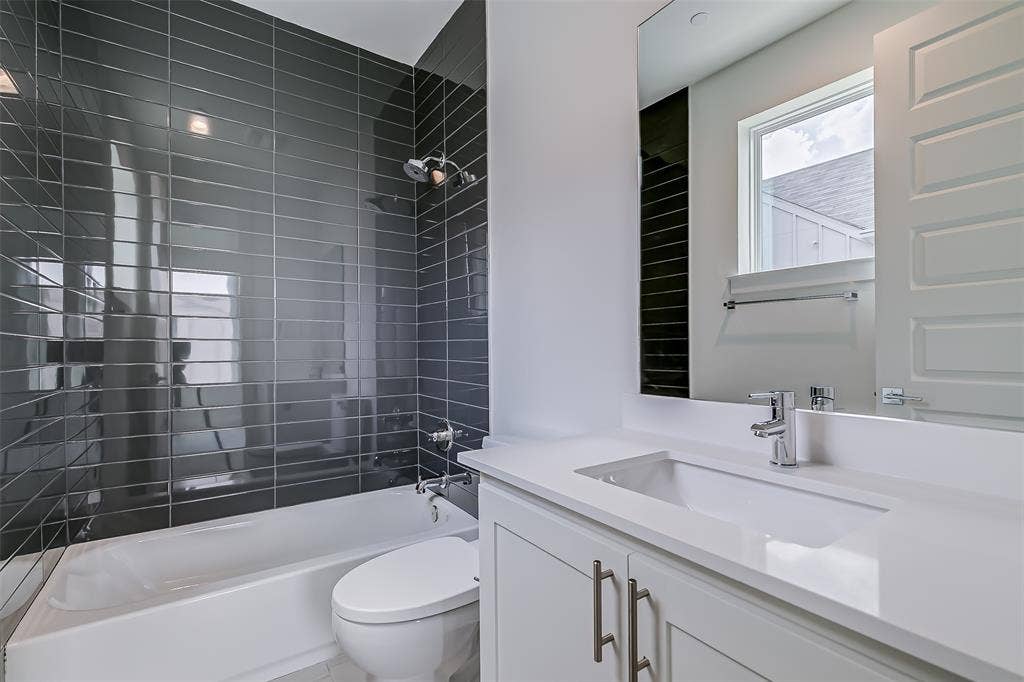 6028 Lewis Street, #202, Dallas, TX 75206