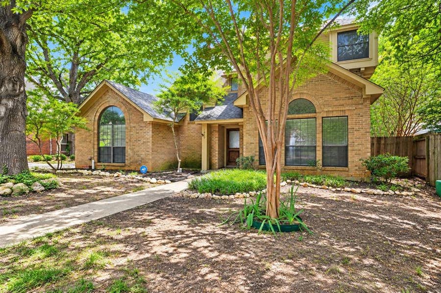 Property photo for 1929 Highland Park Circle, Denton, TX