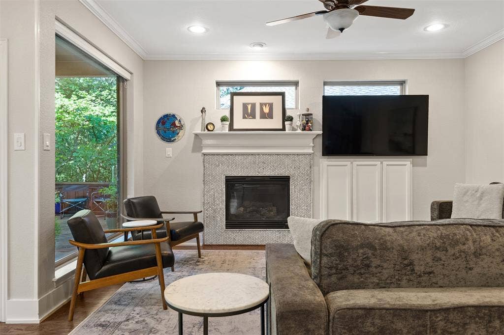 2904 Meadow Glen Drive, McKinney, TX 75072 2904 Meadow Glen Drive, McKinney, TX 75072
