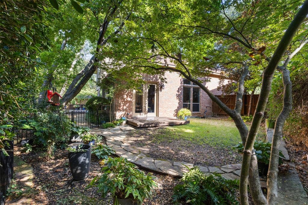 2904 Meadow Glen Drive, McKinney, TX 75072 2904 Meadow Glen Drive, McKinney, TX 75072