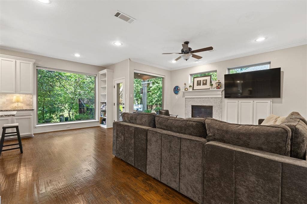 2904 Meadow Glen Drive, McKinney, TX 75072 2904 Meadow Glen Drive, McKinney, TX 75072