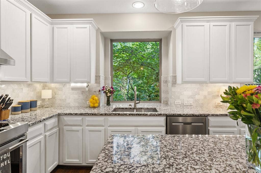2904 Meadow Glen Drive, McKinney, TX 75072 2904 Meadow Glen Drive, McKinney, TX 75072