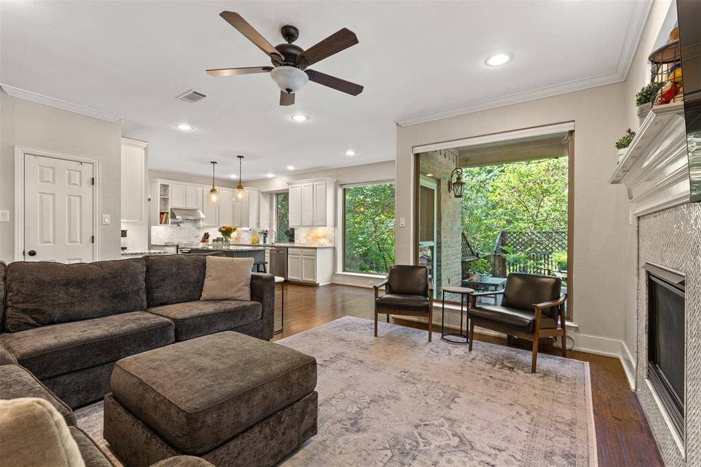 2904 Meadow Glen Drive, McKinney, TX 75072 2904 Meadow Glen Drive, McKinney, TX 75072