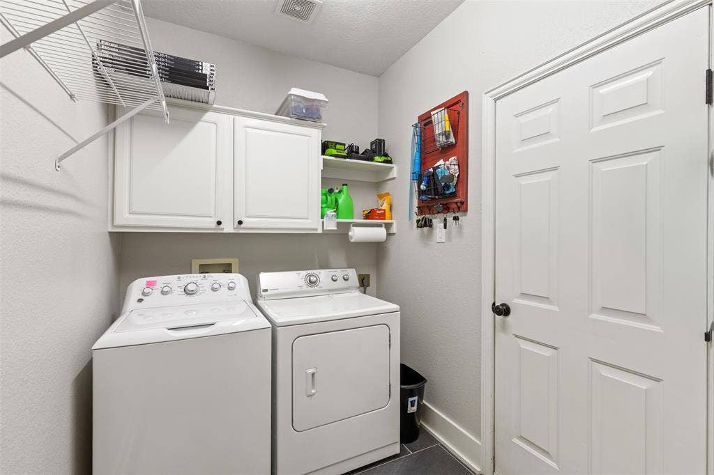 2904 Meadow Glen Drive, McKinney, TX 75072 2904 Meadow Glen Drive, McKinney, TX 75072