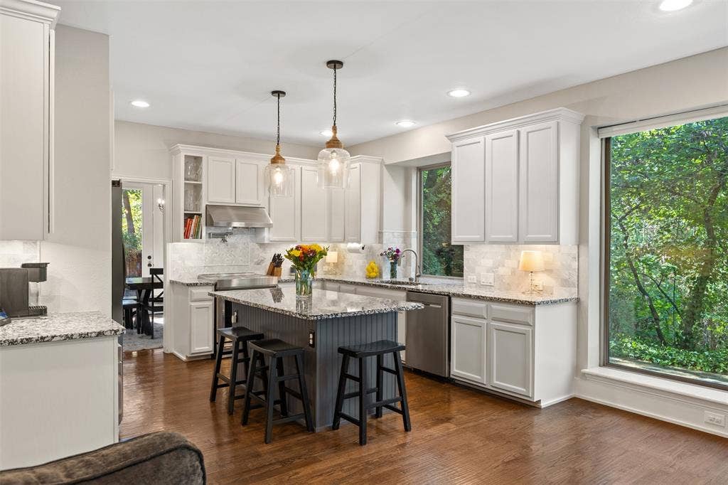 2904 Meadow Glen Drive, McKinney, TX 75072 2904 Meadow Glen Drive, McKinney, TX 75072