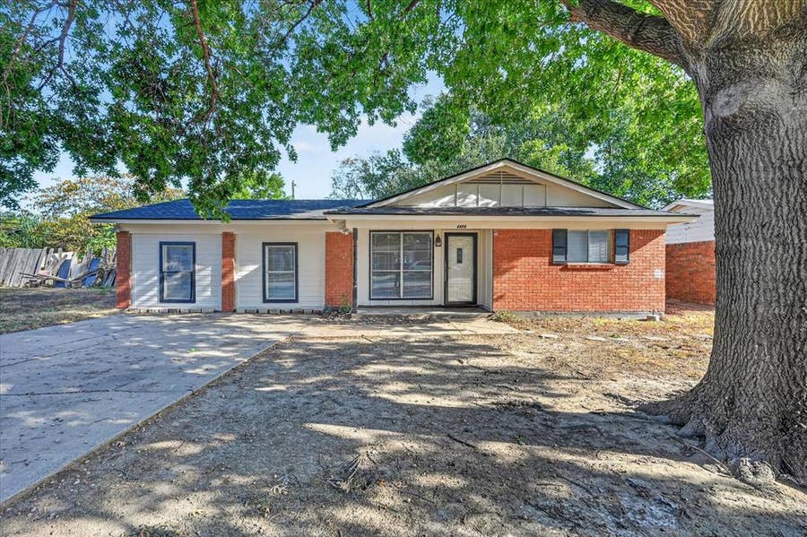 Property photo for 4809 Melinda Drive, Forest Hill, TX