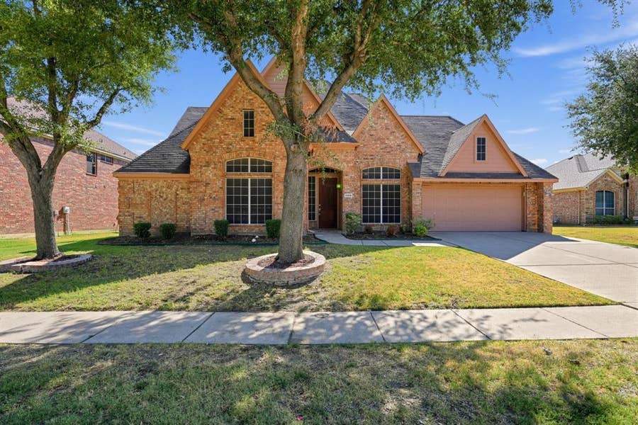 Property photo for 5416 Goliad Trail, Grand Prairie, TX