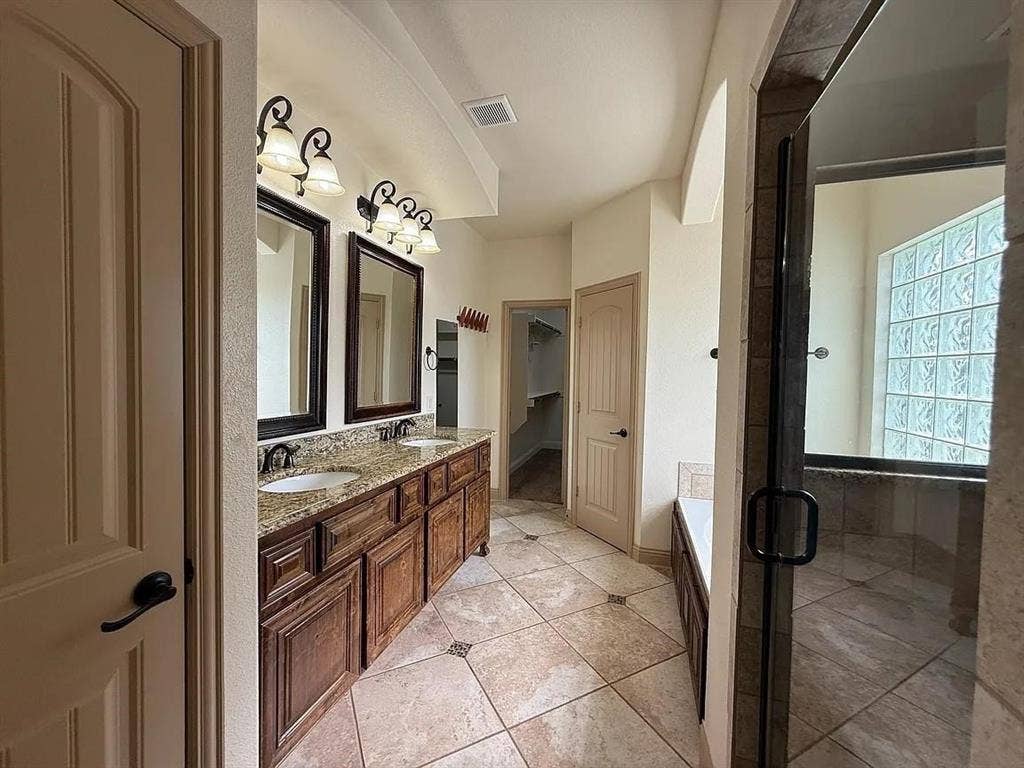 9001 Blue Water Drive, Plano, TX 75025 9001 Blue Water Drive, Plano, TX 75025