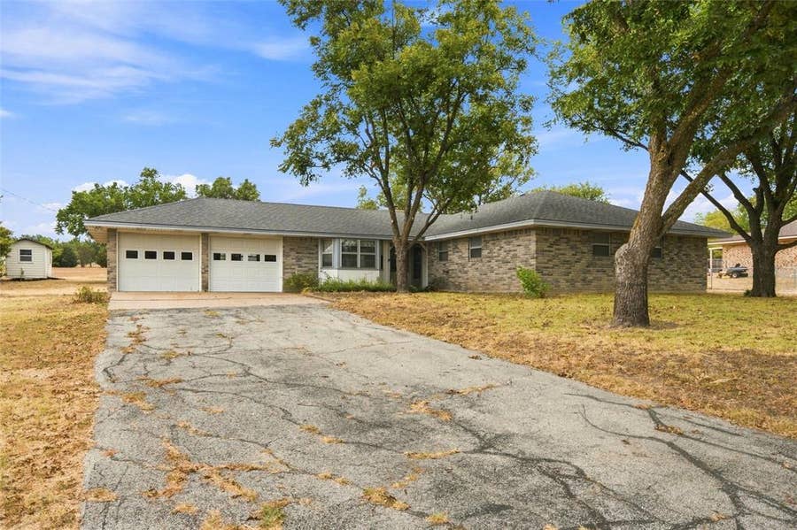 Property photo for 484 Thompson Road, Troy, TX