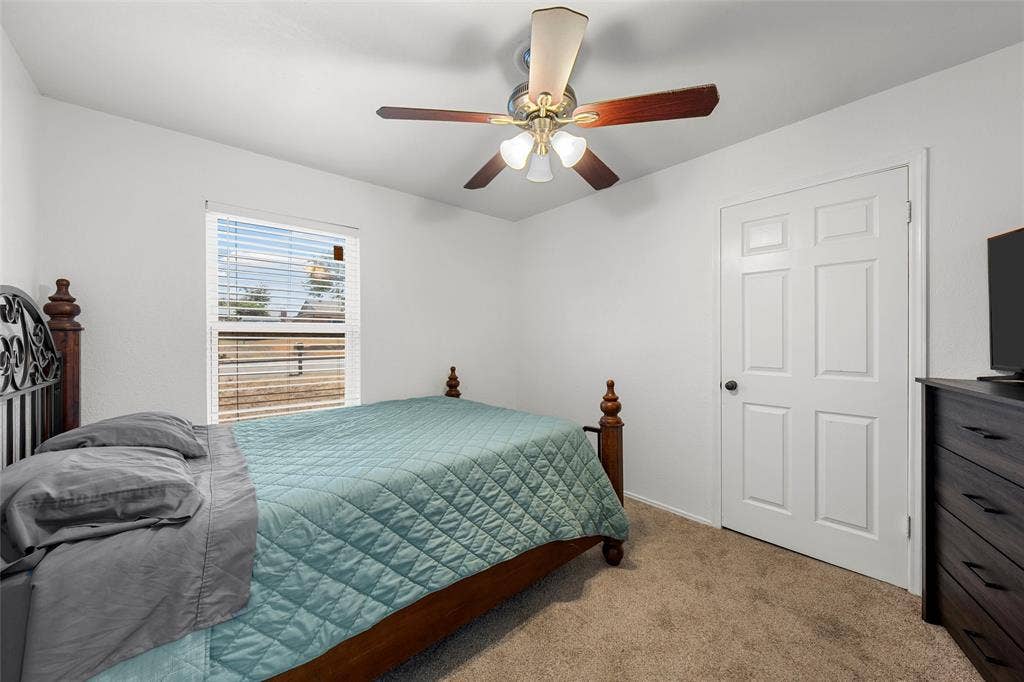 104 Russell Lane, Hewitt, TX 76643