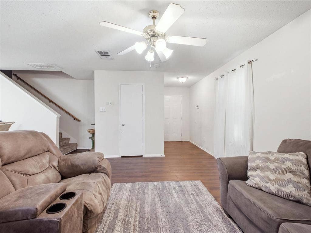 2001 Waleska Plaza, Dallas, TX 75211 Bright interior with wood-finish flooring, a ceiling fan, and white walls