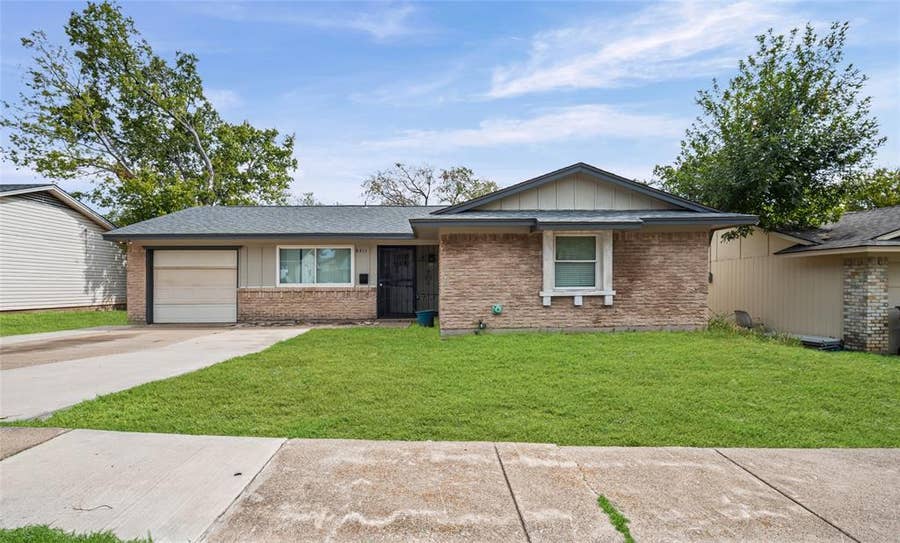 Property photo for 6511 Baraboo Drive, Dallas, TX