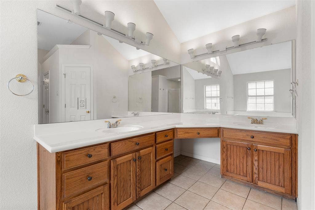 1223 Oakmanor Circle, Hewitt, TX 76643 1223 Oakmanor Circle, Hewitt, TX 76643