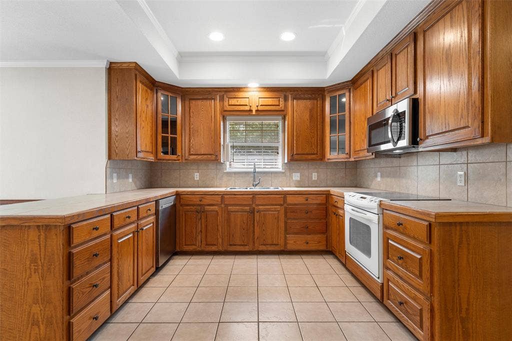 1223 Oakmanor Circle, Hewitt, TX 76643 1223 Oakmanor Circle, Hewitt, TX 76643