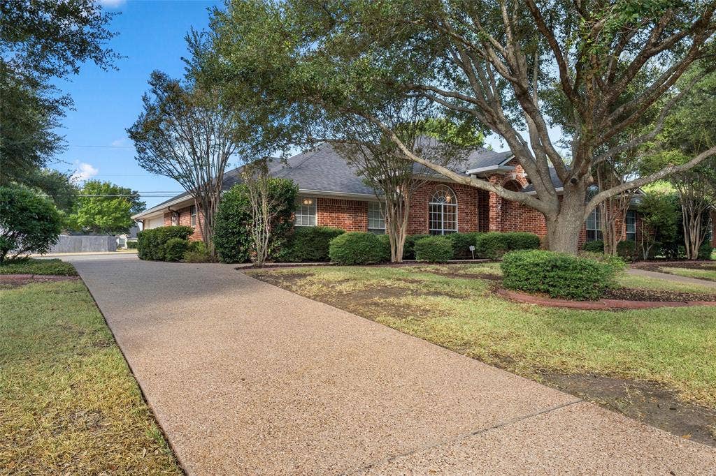 1223 Oakmanor Circle, Hewitt, TX 76643 1223 Oakmanor Circle, Hewitt, TX 76643