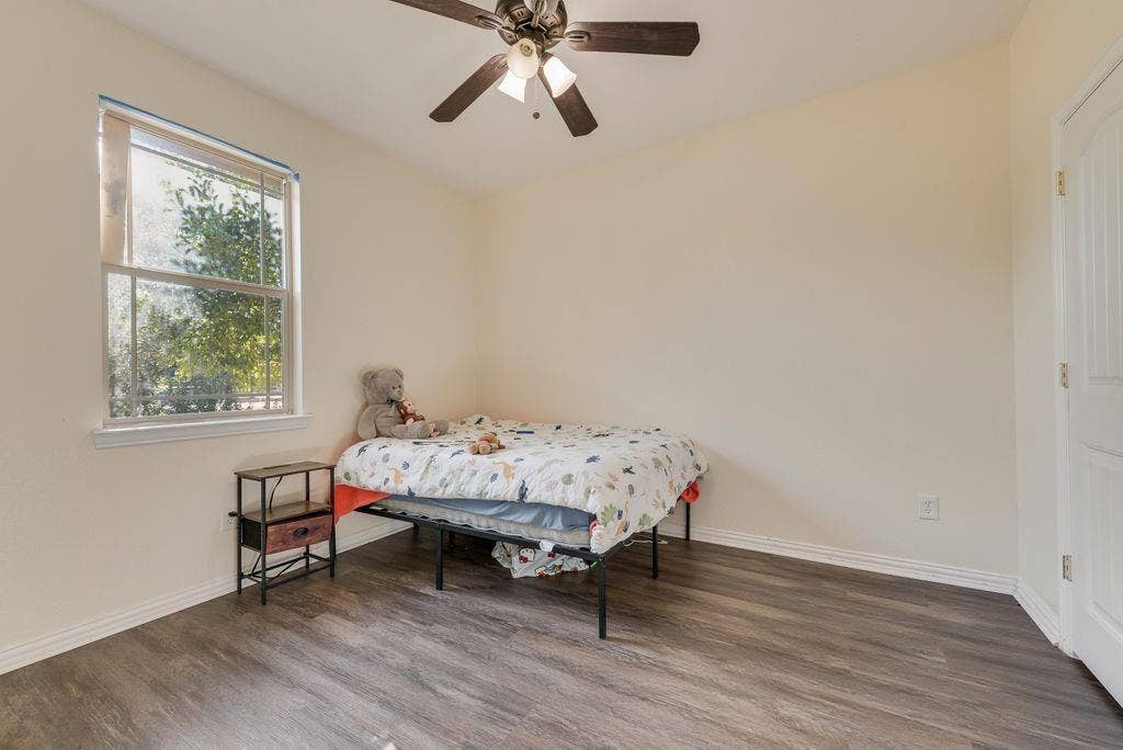 2121 N Mockingbird Lane, Midlothian, TX 76065 2121 N Mockingbird Lane, Midlothian, TX 76065