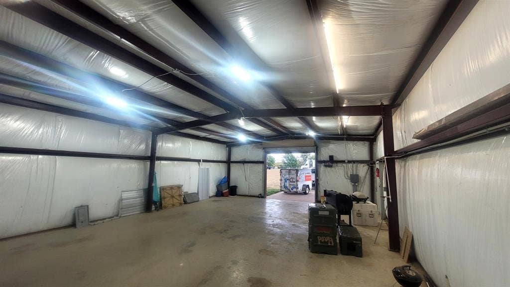 2121 N Mockingbird Lane, Midlothian, TX 76065 2121 N Mockingbird Lane, Midlothian, TX 76065