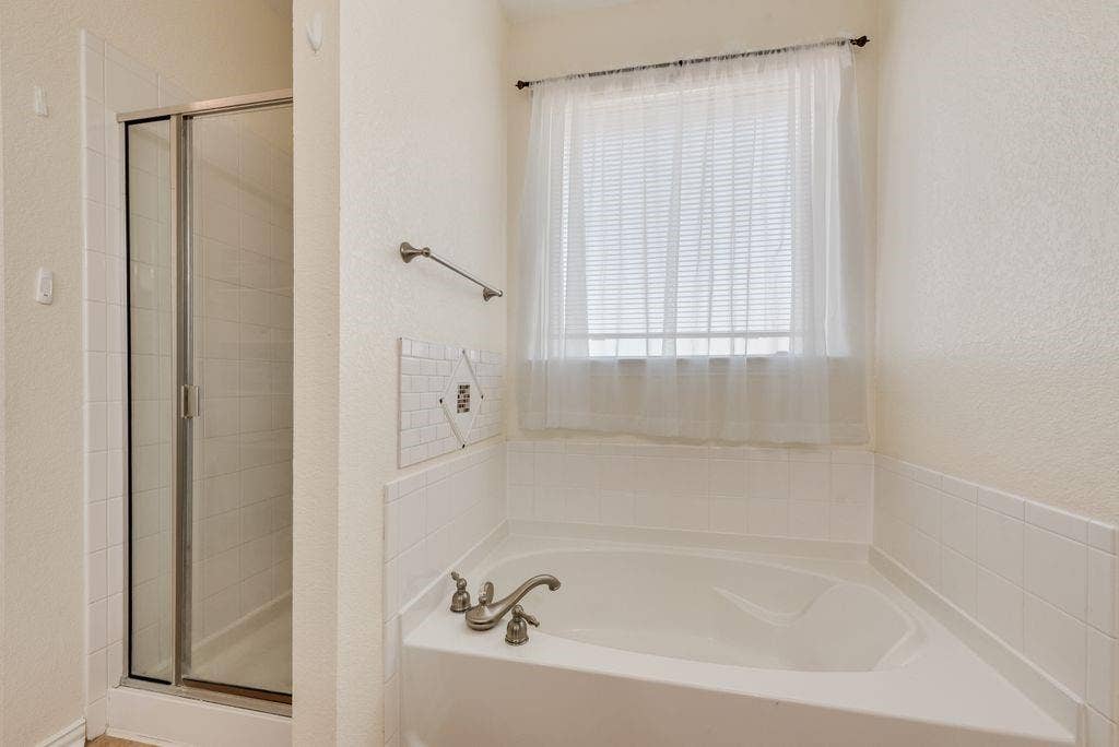 2121 N Mockingbird Lane, Midlothian, TX 76065 2121 N Mockingbird Lane, Midlothian, TX 76065